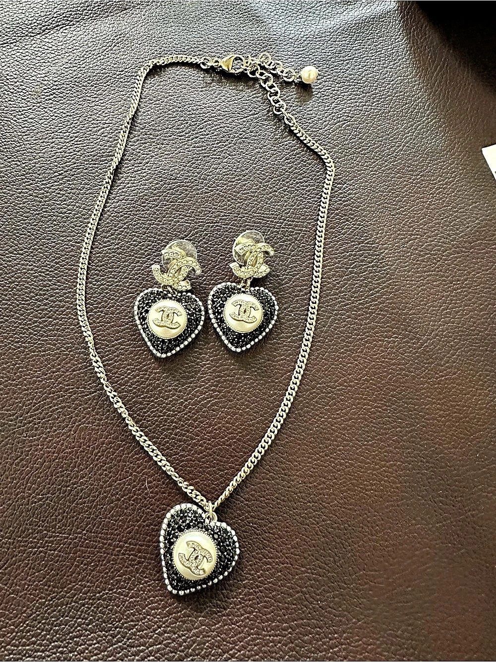 Chanel 21B Heart Pearl Crystal CC Logo Necklace and Earrings Set Heart Pendant